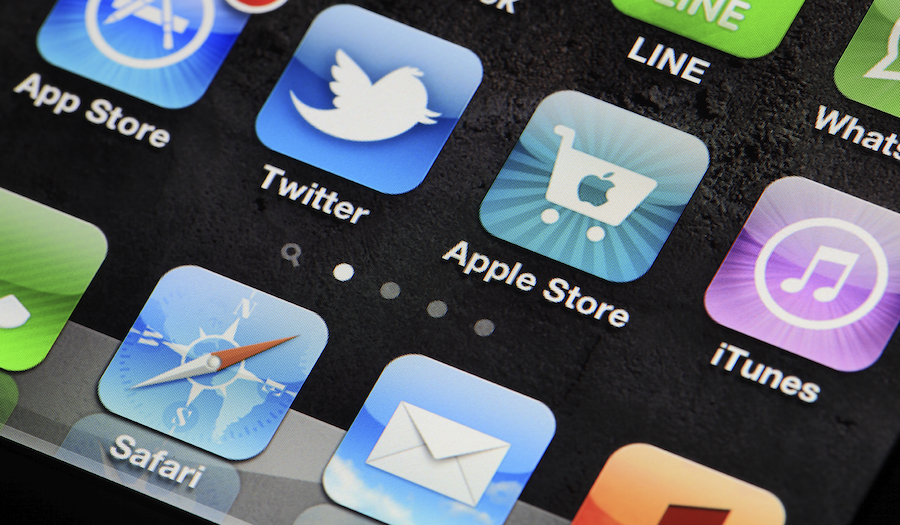 Apple cleans up after largest attack on App Store in China