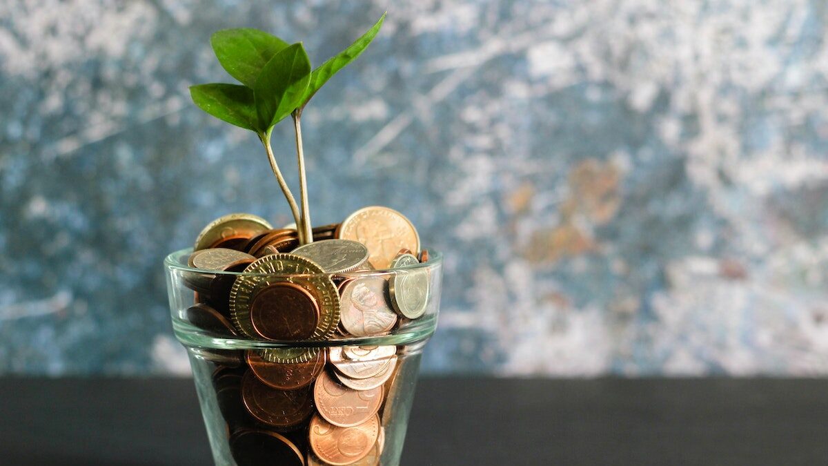 Business news and updates: Australians moving money out of savings