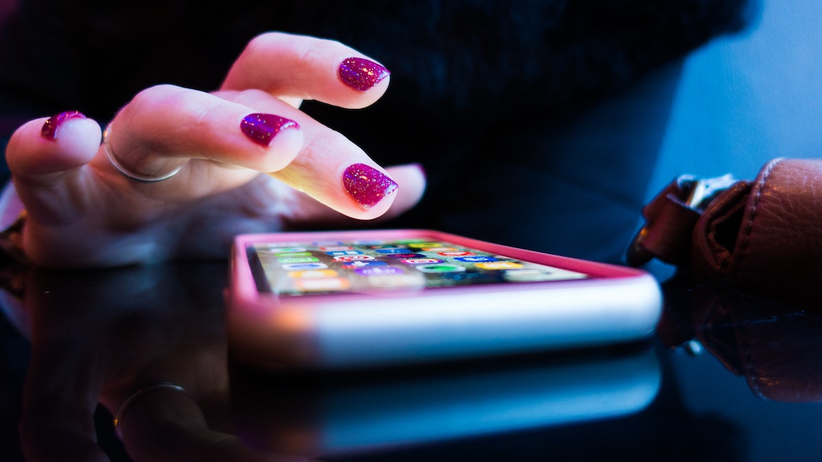 Over $500 million scammed using “fleeceware apps” in App Store & Google Play