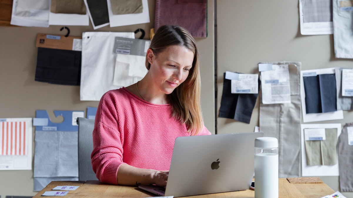 Contractors vs. employees: A guide to building a compliant remote workforce