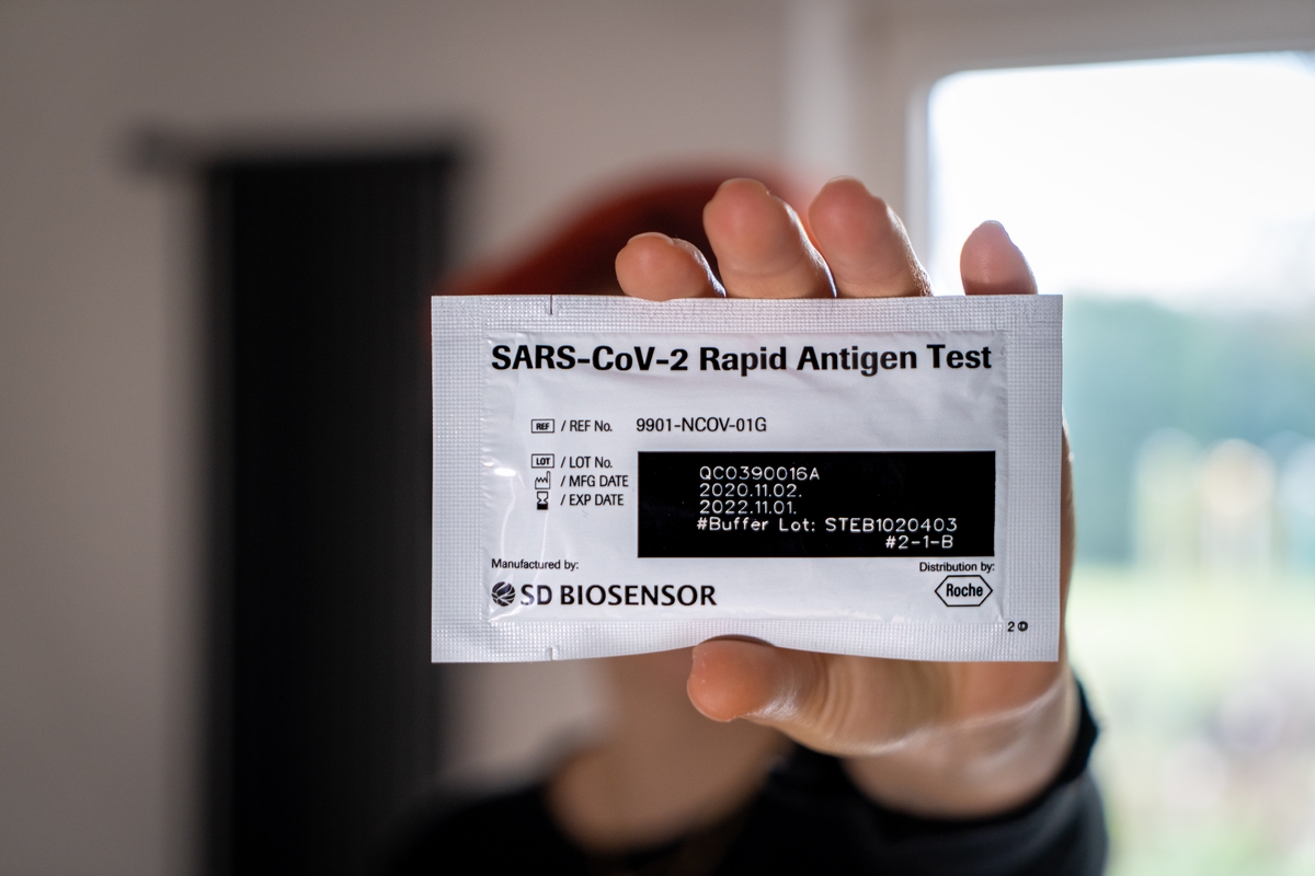 Business groups urge the government to fund rapid COVID-19 tests for SMEs
