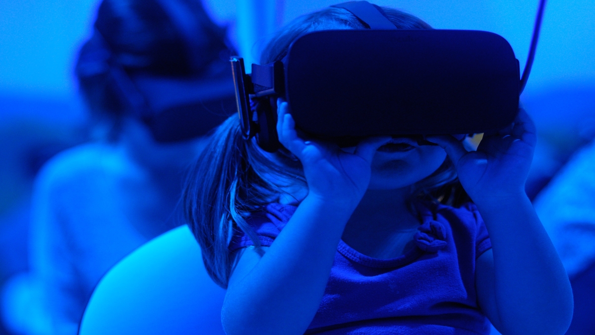 Let’s Talk: Industry experts predict 2022 tech trends that every business should expect