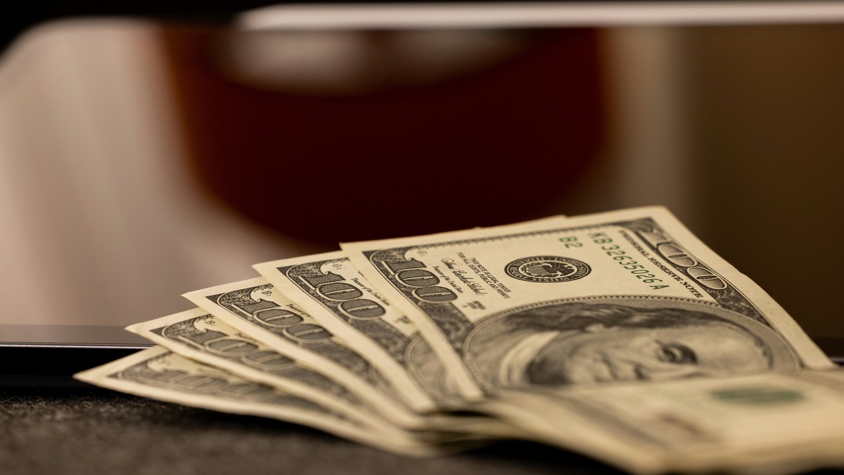 The indispensable role of cash in our society 