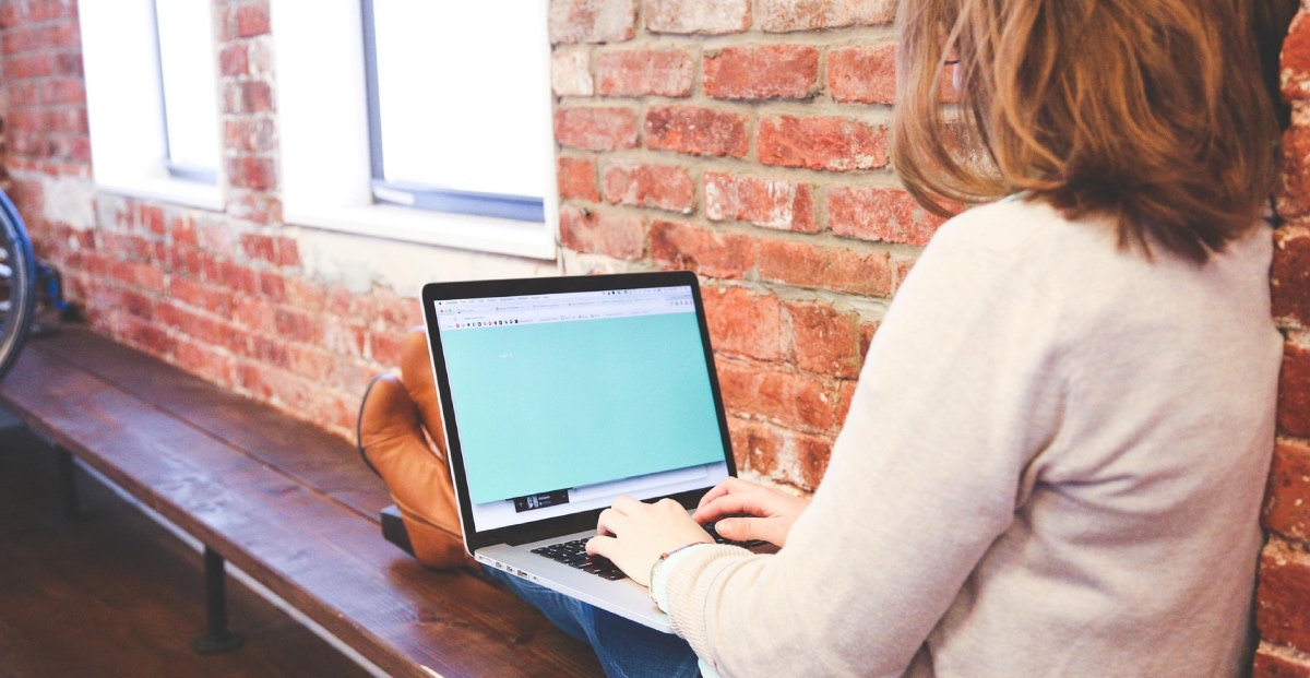 AI still barely features in most sales job ads, new data shows